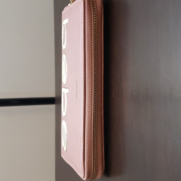 Bebe Fabiola Stamped Lizard Continental Zip Around Wallet*NWOT* - Picture 4 of 9